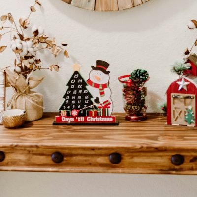 Photo by Benigno Hoyuela snowman table decor